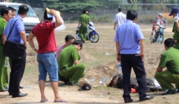 Thi thể nam thanh niên với nhiều vết đâm tại bãi đất trống